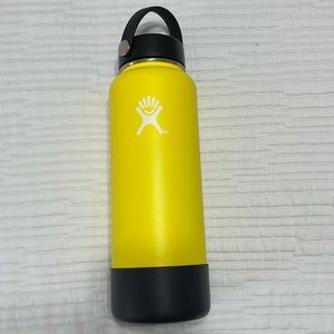 Hydro Flask ~ 40oz ~ yellow with detachable rubber base (used)
